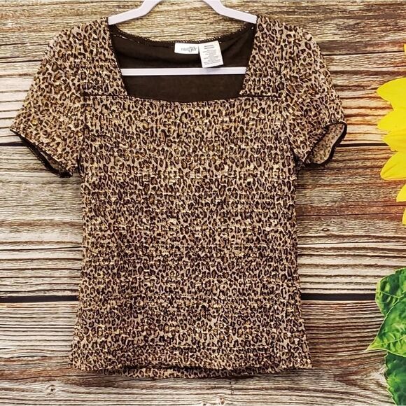 East 5th short Sleeve 🐆 Leopard print top  Medium - Picture 1 of 7